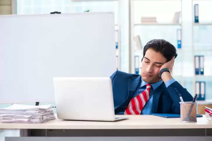 Daytime Sleepiness At Work: Here Is How To Manage