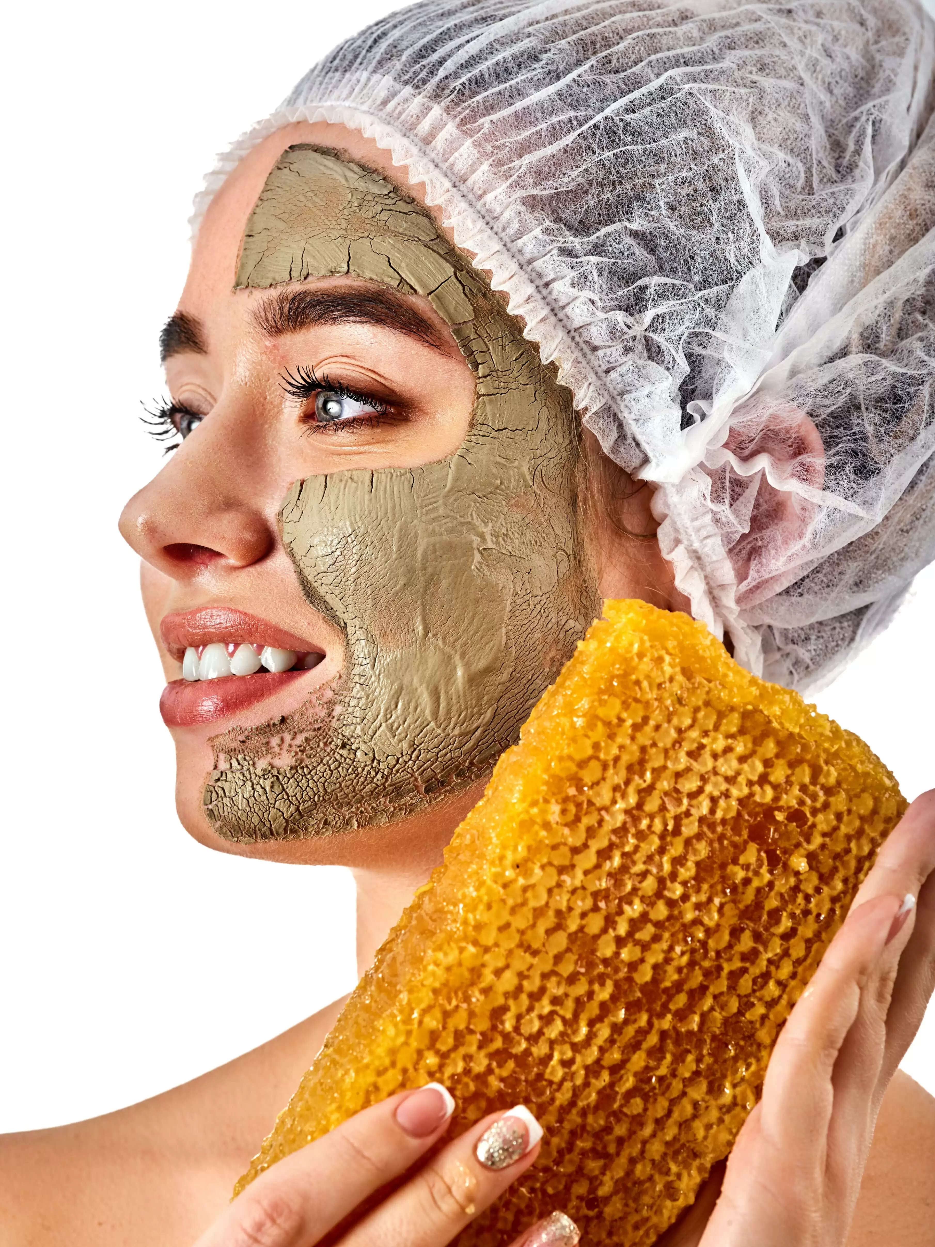 Combating Oily Skin with DIY Face Masks 